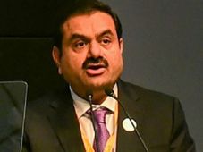 ಹಿಂಡೆನ್‌ಬರ್ಗ್ ವರದಿ ಎಫೆಕ್ಟ್: ಅದಾನಿ ಸ್ಟಾಕ್ ಶೇ.20ರಷ್ಟು ಕುಸಿತ!