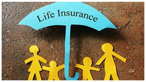  Jeevan Azad: 10-15 ದಿನದಲ್ಲಿ 50,000 ಪಾಲಿಸಿ ಮಾರಾಟ, ಇಲ್ಲಿದೆ ವಿವರ