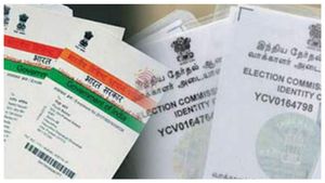  Voter ID: ವೋಟರ್‌ ಐಡಿಗೆ ಆಧಾರ್‌ ಲಿಂಕ್ ಮಾಡುವುದು ಹೇಗೆ, ಅಂತಿಮ ಗಡುವು ಯಾವಾಗ?  