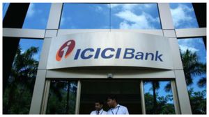  ICICI Bank: ಎಫ್‌ಡಿ ಬಡ್ಡಿದರ ಏರಿಸಿದ ಐಸಿಐಸಿಐ ಬ್ಯಾಂಕ್, ನೂತನ ದರ ಪರಿಶೀಲಿಸಿ
