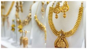  Gold price: 4 ದಿನಗಳ ಬಳಿಕ ಚಿನ್ನದ ಬೆಲೆ ಮತ್ತೆ ಏರಿಕೆ, ನಿಮ್ಮ ನಗರದಲ್ಲೆಷ್ಟಿದೆ?