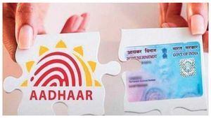  PAN Aadhaar Linking: 1 ಸಾವಿರ ಶುಲ್ಕ ಪಾವತಿಗೂ ಮುನ್ನ ಫಾರ್ಮ್‌ನ ಅಪ್‌ಡೇಟ್ ತಿಳಿದುಕೊಳ್ಳಿ