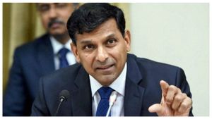  Raghuram Rajan: ಬ್ಯಾಂಕಿಂಗ್ ಬಿಕ್ಕಟ್ಟು ಹೆಚ್ಚಾಗುವ ಎಚ್ಚರಿಕೆ ನೀಡಿದ ಆರ್‌ಬಿಐ ಮಾಜಿ ಗವರ್ನರ್ ರಾಜನ್