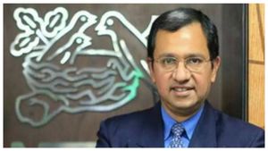  Suresh Narayanan: ಮ್ಯಾಗಿಯನ್ನು ಸಂಕಷ್ಟದಿಂದ ಪಾರು ಮಾಡಿದ ಸುರೇಶ್‌ ನಾರಾಯಣ್‌ ದಿನದ ಗಳಿಕೆ 4.8 ಲಕ್ಷ ರೂ!