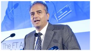  Devi Shetty: ಸಂತರಿಂದ ಪ್ರೇರಣೆಗೊಂಡು 9,800 ಕೋಟಿ ರೂ. ಆಸ್ತಿಯೊಂದಿಗೆ ದೇಶದ ಶ್ರೀಮಂತ ವೈದ್ಯರಾದ ಡಾ. ದೇವಿ ಶೆಟ್ಟಿ!