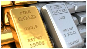  Gold Rate Today: ಚಿನ್ನ-ಬೆಳ್ಳಿ ದರ ಮತ್ತೆ ಇಳಿಕೆ, ಮೇ 30 ನಿಮ್ಮ ನಗರದಲ್ಲೆಷ್ಟಿದೆ ಬೆಲೆ?
