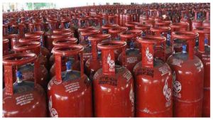  LPG Price Cut: ಸಿಹಿಸುದ್ದಿ, ವಾಣಿಜ್ಯ ಎಲ್‌ಪಿಜಿ ದರ ಮತ್ತೆ ಇಳಿಕೆ!