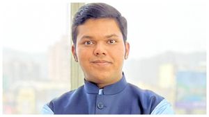  Arjun Deshpande: ಒಡಿಶಾ ರೈಲು ದುರಂತ ಸಂತ್ರಸ್ತರಿಗೆ ಸಹಾಯಹಸ್ತ ಚಾಚಿದ ಅರ್ಜುನ್ ದೇಶ್‌ಪಾಂಡೆ ಯಾರು?