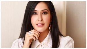  Chinu Kala: 20 ರೂಪಾಯಿ ವೇತನಕ್ಕೆ ದುಡಿದಾಕೆ ಈಗ ಪ್ರಸಿದ್ಧ ಜ್ಯುವೆಲ್ಲರಿ ಬ್ರಾಂಡ್‌ ಜತೆ 100 ಕೋಟಿ ರೂ. ಆಸ್ತಿ ಒಡತಿ!