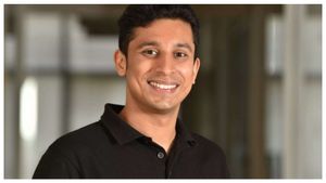  Vidit Aatrey: ಸ್ಟಾರ್ಟ್‌ಅಪ್‌ ಪ್ರಾರಂಭಿಸಿ 40,000 ಕೋಟಿ ರೂ. ಸಂಪತ್ತಿನ ಒಡೆಯನಾದ ವಿದಿತ್‌ ಆತ್ರೆ