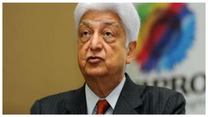  ಅರ್ಧಕ್ಕೆ ಶಿಕ್ಷಣ ಕೈಬಿಟ್ಟು ದೇಶದ ದೊಡ್ಡ ಉದ್ಯಮಿಯಾಗಿ 1.7 ಲಕ್ಷ ಕೋಟಿ ರೂ. ದಾನ ನೀಡಿದ ಅಜೀಂ ಪ್ರೇಮ್‌ಜಿ