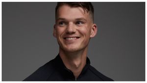 Youngest Billionaire:ಪಿಜ್ಜಾ ಡೆಲಿವರಿ ಮಾಡುತ್ತಿದ್ದ ಹುಡುಗ ಈಗ ಅತ್ಯಂತ ಕಿರಿಯ ಬಿಲಿಯನೇರ್‌ ಆಗಿ 11,000 ಕೋಟಿ ಆಸ್ತಿಗೆ ಮಾಲೀಕ