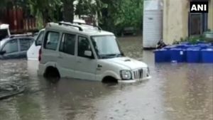 ಪ್ರವಾಹದಿಂದಾದ ಹಾನಿಗಾಗಿ ಕಾರಿನ ವಿಮೆ ಕ್ಲೈಮ್ ಮಾಡೋದು ಹೇಗೆ? 