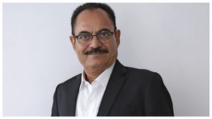  Chandubhai Virani: ಕ್ಯಾಂಟೀನ್‌ನಲ್ಲಿ ಕೆಲಸ ಮಾಡುತ್ತಿದ್ದಾತ 4,000 ಕೋಟಿ ರೂ. ಆಸ್ತಿಯ ಸಾಮ್ರಾಜ್ಯ ಕಟ್ಟಿದ ಸ್ಫೂರ್ತಿಯ ಕಥೆ  