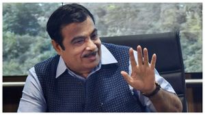  Petrol Price: ಪೆಟ್ರೋಲ್ ಬೆಲೆ ಲೀಟರ್‌ಗೆ 15 ರೂಪಾಯಿಗೆ ಇಳಿಯುತ್ತೆ, ಗಡ್ಕರಿ ಹೇಳಿದ್ದೇನು?