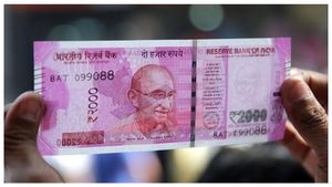  2000 ರೂ. ನೋಟು ಬದಲಾವಣೆ ಗಡುವು ವಿಸ್ತರಣೆಯಾಗುತ್ತಾ, ವಿತ್ತ ಸಚಿವರು ಹೇಳುವುದೇನು?