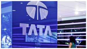  Koushik Chatterjee: ಸಿಇಒ ಅಲ್ಲ, ಆದರೂ ದಿನಕ್ಕೆ 4 ಲಕ್ಷ ರೂ. ವೇತನ ಪಡೆಯುತ್ತಿರುವ ಟಾಟಾ ಸ್ಟೀಲ್‌ ಕಂಪನಿ ಉದ್ಯೋಗಿ