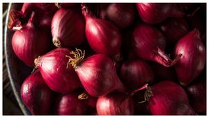  Tax On Onions: ಈರುಳ್ಳಿ ಮೇಲೆ ಶೇ. 40ರಷ್ಟು ರಫ್ತು ಸುಂಕ, ರೈತರು- ಗ್ರಾಹಕರ ಮೇಲೆ ಪ್ರಭಾವವೇನು?