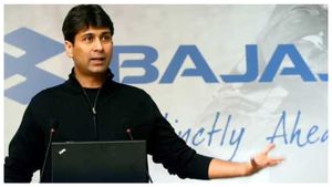  Rajiv Bajaj: ಭಾರತದಲ್ಲಿ ಐಕಾನಿಕ್‌ ಪಲ್ಸರ್‌ ಬೈಕ್‌ ಪರಿಚಯಿಸಿದ ಬಿಲಿಯನೇರ್‌ ರಾಹುಲ್‌ ಬಜಾಜ್‌ ಪುತ್ರ ರಾಜೀವ್‌ ಆದಾಯವೆಷ್ಟಿದೆ?