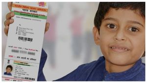  Aadhaar card: ಮಗುವಿಗೆ ಆಧಾರ್ ಕಾರ್ಡ್ ಮಾಡಿಸಲು ಕನಿಷ್ಠ ವಯಸ್ಸಿನ ಮಿತಿ ಇದೆಯೇ?, ಇಲ್ಲಿದೆ ಮಾಹಿತಿ
