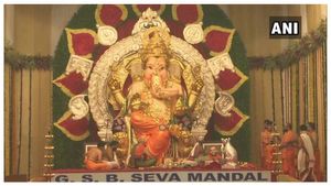  Richest Ganpati: 69 ಕೆಜಿ ಚಿನ್ನ, 336 ಕೆಜಿ ಬೆಳ್ಳಿ, ಈ ಶ್ರೀಮಂತ ಗಣಪತಿ ಮಂಡಲದ ಬಗ್ಗೆ ತಿಳಿಯಿರಿ