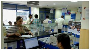  Banks Workweek: ಶೀಘ್ರವೇ ಬ್ಯಾಂಕ್ ಕೆಲಸದ ದಿನ ವಾರದಲ್ಲಿ 5 ದಿನಕ್ಕೆ ಇಳಿಕೆ, ವೇತನವೂ ಏರಿಕೆ 