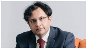  Sanjeev Panchal: ಬ್ರಾಂಡ್ ಅಸೋಸಿಯೇಟ್ ಸೇರಿದ್ದ ವ್ಯಕ್ತಿ ಈಗ ಅದೇ  11,700 ಕೋಟಿ ರೂ. ಮೌಲ್ಯದ ಕಂಪನಿ ಎಂಡಿ