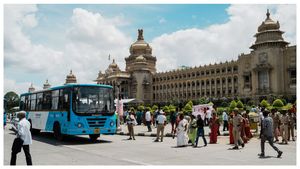 Shakti Scheme: 'ಸಾಕಾಗುತ್ತಿಲ್ಲ, ಅಧಿಕ ಬಸ್ ಬೇಕು'- ಶಕ್ತಿ ಯೋಜನೆ ಎಫೆಕ್ಟ್