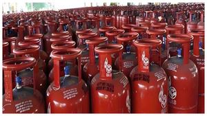  LPG Price Hike: ಗ್ರಾಹಕರೇ ಗಮನಿಸಿ, ವಾಣಿಜ್ಯ ಎಲ್‌ಪಿಜಿ ದರ ಏರಿಕೆ