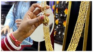 Gold Price: ಭಾರತದಲ್ಲಿ 18 ಗ್ರಾಂ ಚಿನ್ನದತ್ತ ಗ್ರಾಹಕರ ಚಿತ್ತ?, ಬೆಲೆ ಎಷ್ಟಿದೆ?