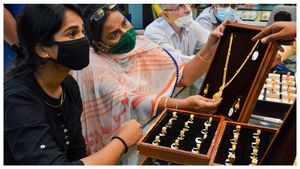  Gold, Silver Price Today: ಚಿನ್ನ- ಬೆಳ್ಳಿ ದರ ಏರಿಕೆ, ನವೆಂಬರ್ 14ರಂದು ಬೆಲೆ ಎಷ್ಟಿದೆ ಪರಿಶೀಲಿಸಿ