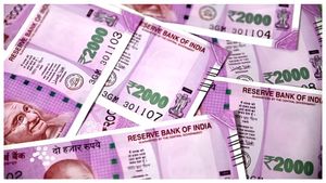 Rs 2,000 Notes: ಜನರ ಬಳಿ ಇನ್ನೂ ಇದೆ 9,760 ಕೋಟಿ ರೂಪಾಯಿ ಮೌಲ್ಯದ 2000 ರೂಪಾಯಿ ನೋಟುಗಳು!