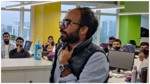  Arjun Ahluwalia: ಅಮೇರಿಕಾದ ಕೆಲಸ ತ್ಯಜಿಸಿ, ಭಾರತದ ಹಳ್ಳಿಯಲ್ಲಿ 2000 ಕೋಟಿ ರೂ. ಮೌಲ್ಯದ ಸಂಸ್ಥೆ ನಿರ್ಮಿಸಿದ ಅರ್ಜುನ್