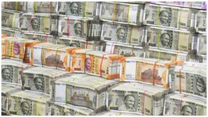 ಮನೆಯಲ್ಲೇ ಕುಳಿತು ಐದು ಲಕ್ಷ ರೂಪಾಯಿ ಸಂಪಾದಿಸುವುದು ಹೇಗೆ?  