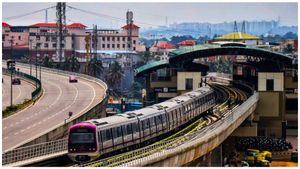  Namma Metro: ಮೆಟ್ರೋ ಪ್ರಯಾಣಿಕರೇ ಗಮನಿಸಿ, ಯೆಲ್ಲೋ ಲೇನ್ ಆರಂಭ 6 ತಿಂಗಳು ವಿಳಂಬ, ಕಾರಣವೇನು?