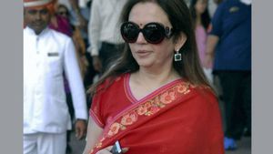 ಮುಖೇಶ್ ಅಂಬಾನಿ ಪತ್ನಿ ನೀತಾ ಅಂಬಾನಿ ಫೋನ್ ಬೆಲೆ ಬಹಿರಂಗ 