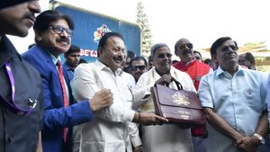  Karnataka budget: ಐದು ಗ್ಯಾರಂಟಿ ಯೋಜನೆಗೆ 57,000 ಕೋಟಿ ರೂಪಾಯಿ- ಸಿಎಂ