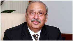 ಸರ್ಕಾರಿ ಕೆಲಸ ಬಿಟ್ಟು 1100 ಕೋಟಿ ರೂಪಾಯಿ ಕಂಪನಿ ಸ್ಥಾಪಿಸಿದ ಉದ್ಯಮಿಯ ಯಶೋಗಾಥೆ