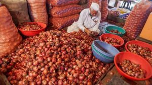 Onion Export Ban: ರಫ್ತು ನಿರ್ಬಂಧ: ಈರುಳಿ ಬೆಲೆ ಕುಸಿತ- ಸರ್ಕಾರ ಹಿಂಪಡೆಯದ ನಿಷೇಧ