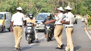  ಬೆಂಗಳೂರು ಟ್ರಾಫಿಕ್ ಪೊಲೀಸರು ಕೋರ್ಟ್‌ಗೆ ಎಳೆಯುವ ಮುನ್ನ ದಂಡ ಕಟ್ಟಿಬಿಡಿ!