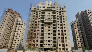 ಫ್ಲಾಟ್‌ ಕೊಳ್ಳುವವರು ಗಮನಿಸಿ: ಪತ್ರಕ್ಕೆ ಸಹಿ ಮಾಡುವಾಗ ಇರಲಿ ಈ ಎಚ್ಚರ! 