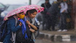 Bengaluru Rain: ಬೆಂಗಳೂರಿನಲ್ಲಿ ಮೇ 13ರವರೆಗೆ ಭಾರೀ ಮಳೆಯ ಮುನ್ಸೂಚನೆ 