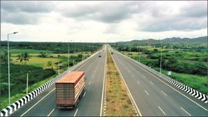 ಸವಾರರೇ ಗಮನಿಸಿ: ಹೀಗೆ ಮಾಡಿದ್ರೆ ನಿಮ್ಮ ವಾಹನಕ್ಕೆ ಇನ್ನು ಮೇಲೆ ದಂಡ ಬೀಳಬಹುದು! 