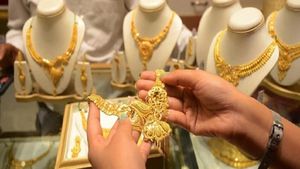 july 2 Gold Rate: ಇಂದಿನ ಚಿನ್ನದ ಬೆಲೆ, ಬೆಂಗಳೂರಿನಲ್ಲಿ ದರ ಎಷ್ಟಿದೆ ತಿಳಿಯಿರಿ 