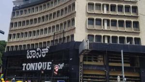 ವಿರಾಟ್‌ ಕೊಹ್ಲಿ ಮಾಲೀಕತ್ವದ ಬೆಂಗಳೂರು ಹೋಟೆಲ್‌ ಮೇಲೆ ಎಫ್‌ಐಆರ್‌ ದಾಖಲು 