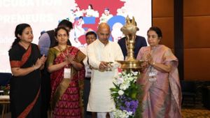 ಶೀಘ್ರ ಗ್ರಾಮೀಣ ಮಹಿಳೆಯರು ತಯಾರಿಸಿದ ಉತ್ಪನ್ನ ಉತ್ತೇಜಿಸಲು ಸರ್ಕಾರದಿಂದ ಇ-ಮಾರ್ಕೆಟ್ ಆರಂಭ! 