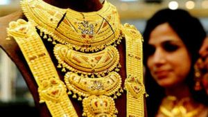 Gold Rate Bangalore: ಆಗಸ್ಟ್ 16 ರಂದು ಬೆಂಗಳೂರಿನಲ್ಲಿ ಚಿನ್ನ, ಬೆಳ್ಳಿ ಬೆಲೆ, ಇಂದಿನ ದರ ತಿಳಿಯಿರಿ 