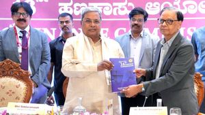 ಬೆಂಗಳೂರಿಗೆ 55,586 ಕೋಟಿ ಹೂಡಿಕೆ ಅಗತ್ಯ: 16ನೇ ಹಣಕಾಸು ಆಯೋಗದ ಮುಂದೆ ಸಿಎಂ ಪ್ರತಿಪಾದನೆ 