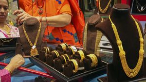  Gold Rate: ₹80,000 ಸನಿಹದಲ್ಲಿ ಚಿನ್ನದ ಬೆಲೆ: 1 ಲಕ್ಷ ದಾಟಿದ ಬೆಳ್ಳಿ ಬೆಲೆ