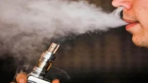 ಹೊಸ ವರ್ಷಕ್ಕೆ ಈ ದೇಶದಲ್ಲಿ ಇ-ಸಿಗರೇಟ್ ನಿಷೇಧ, ಭಾರತದಲ್ಲಿ ಸಿಗರೇಟ್ ಆರ್ಥಿಕತೆ ಹೇಗಿದೆ ತಿಳಿಯಿರಿ. 